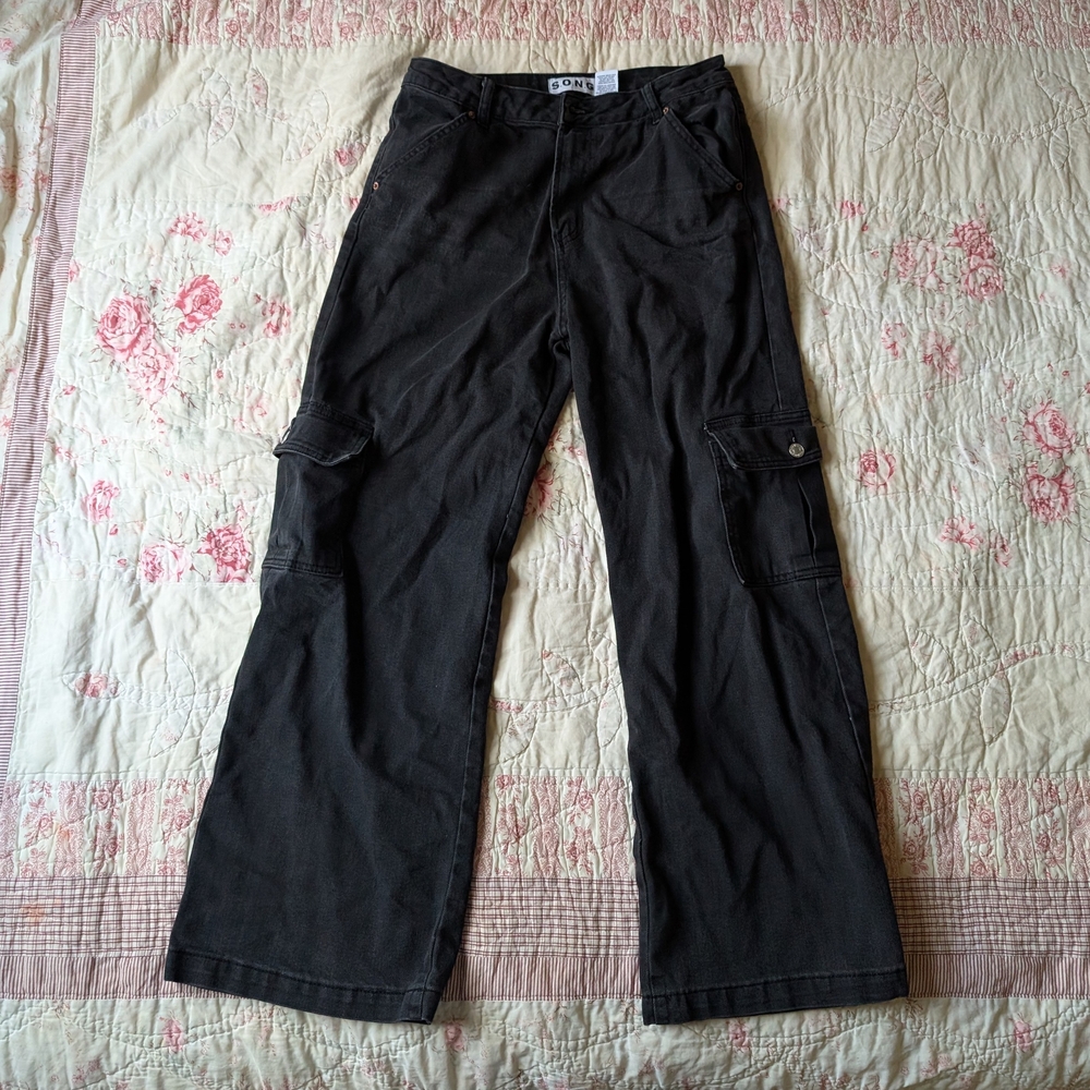 Black Cargo Pants Song